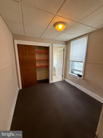 a view of empty room with window