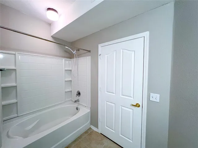 $1,700 | 2211 Northwest 16th Terrace, Unit 2211, Gainesville, FL 32605