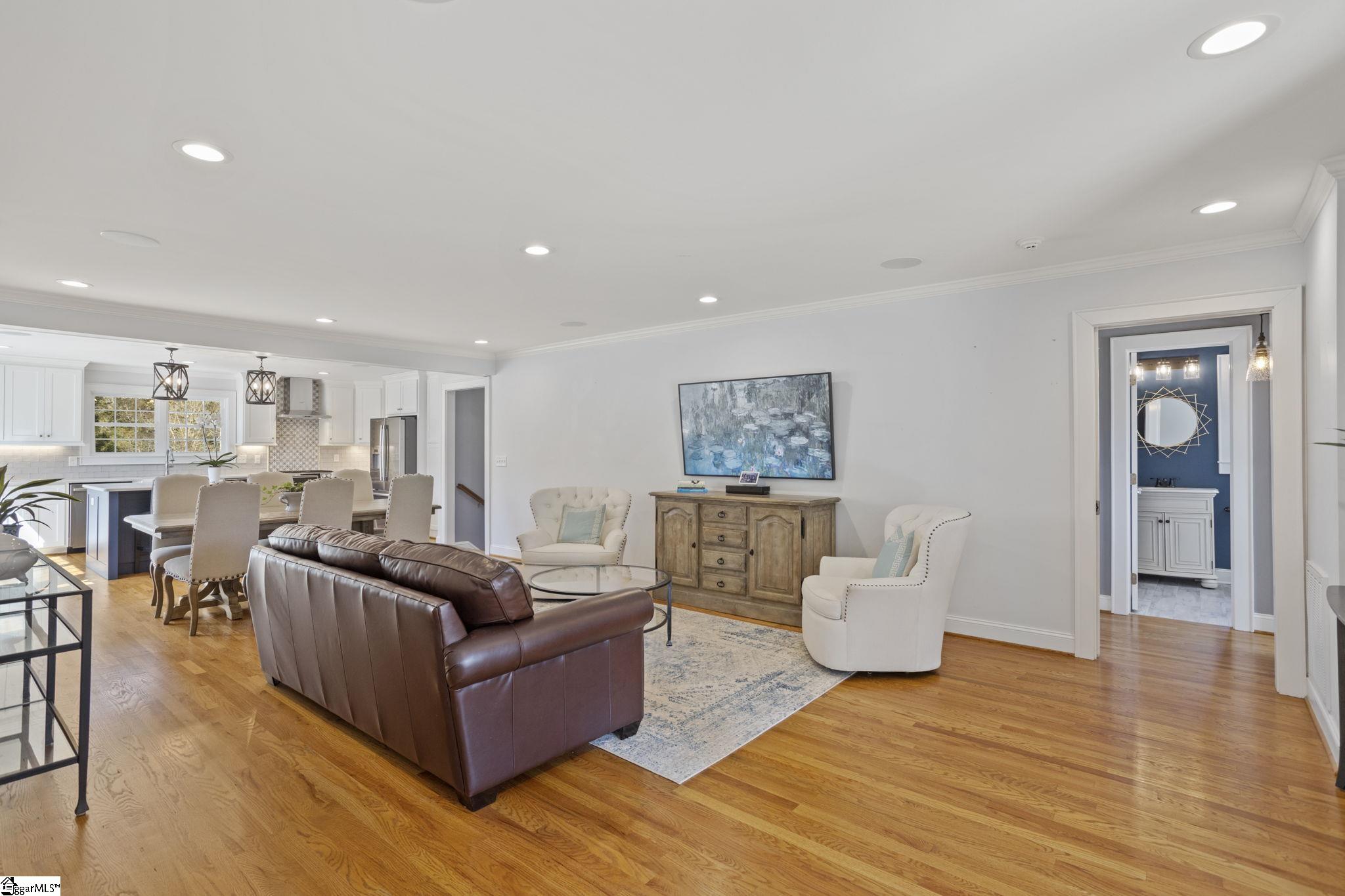 102 Rice Street Greenville, SC 29605 - Photo 5 of 39