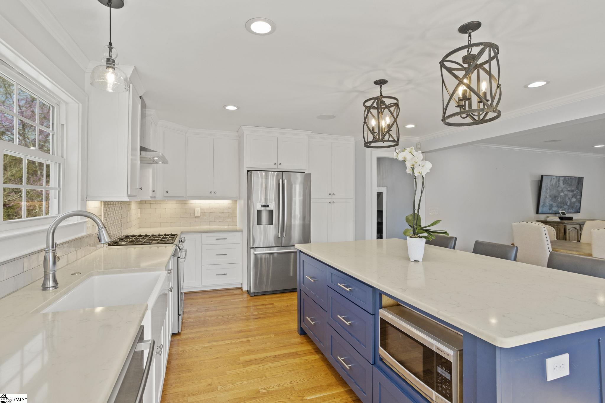 102 Rice Street Greenville, SC 29605 - Photo 9 of 39