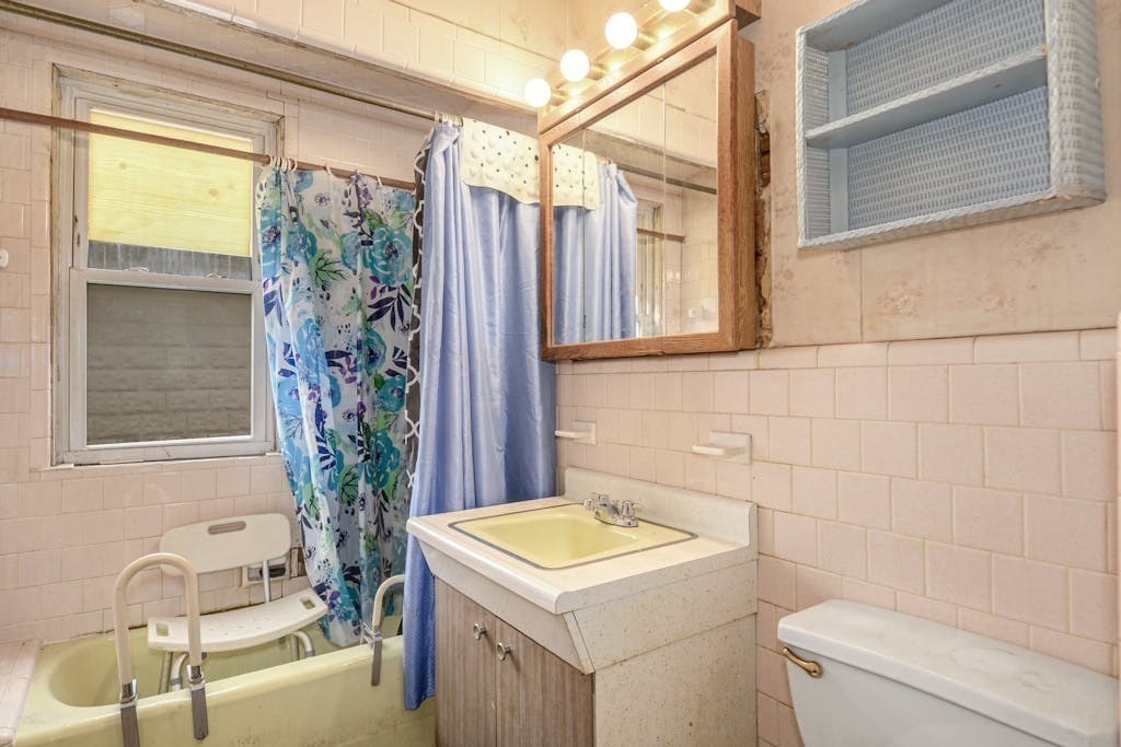 183 Vernon Street Worcester, MA 01607 - Photo 25 of 42 Gallery Image 25