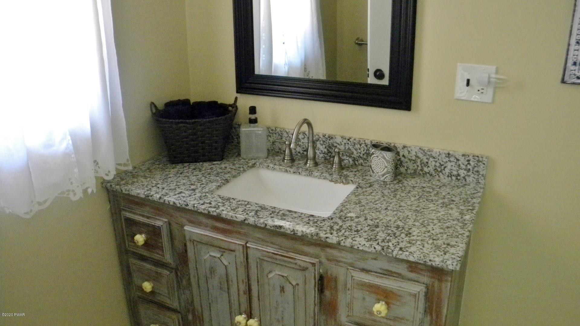 125 Pine Forest Road Greeley, PA 18425 - Photo 30 of 46 27-BATH