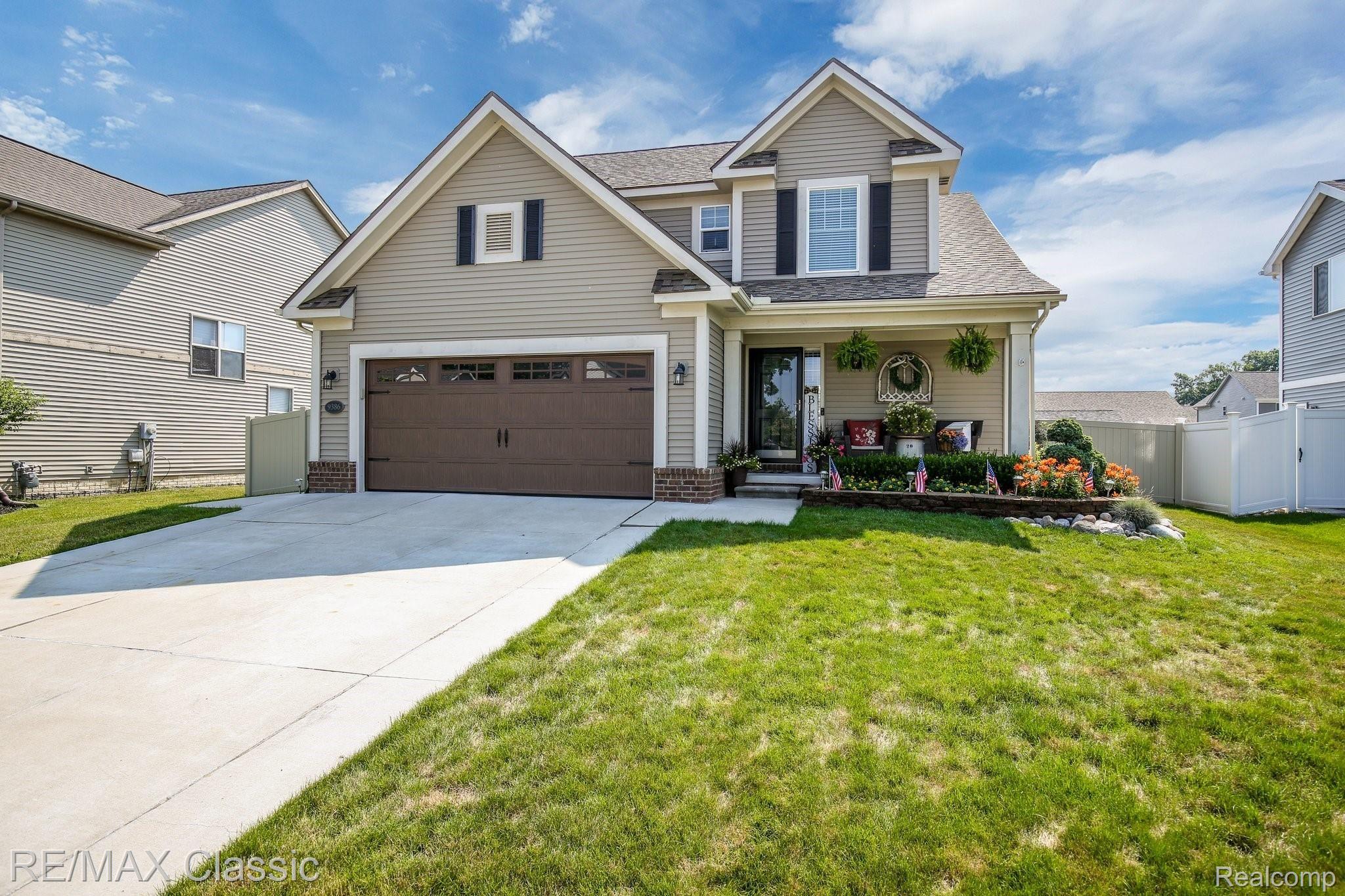 9386 Maple Ridge Drive Newport, MI 48166 - Photo 2 of 30 9386+Maple+Ridge+Dr+Charter+Township+of+Berlin-39-web.jpg