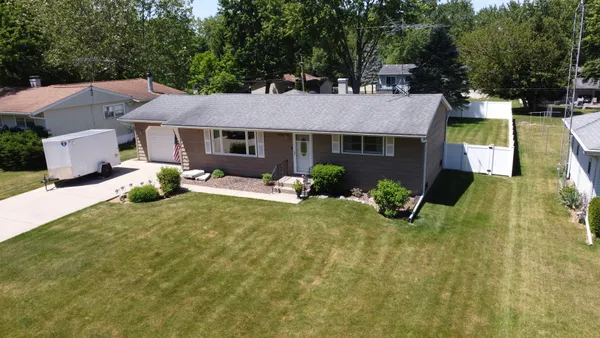 $319,900 | 1705 North North Avenue, McHenry, IL 60050