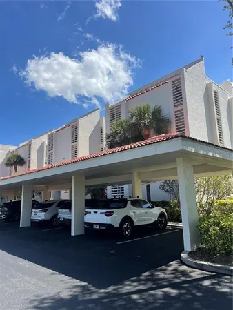 $2,100 | 7893 Sailboat Key Boulevard South, Unit 202, South Pasadena, FL 33707