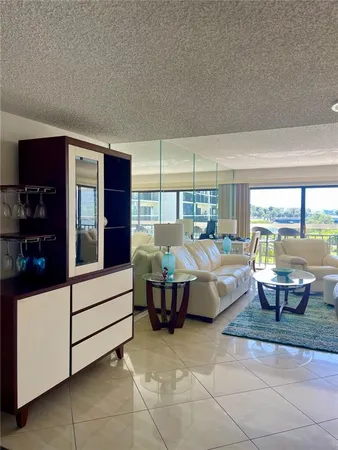 $2,100 | 7893 Sailboat Key Boulevard South, Unit 202, South Pasadena, FL 33707