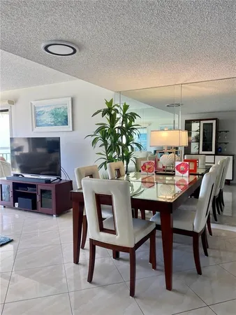 $2,100 | 7893 Sailboat Key Boulevard South, Unit 202, South Pasadena, FL 33707