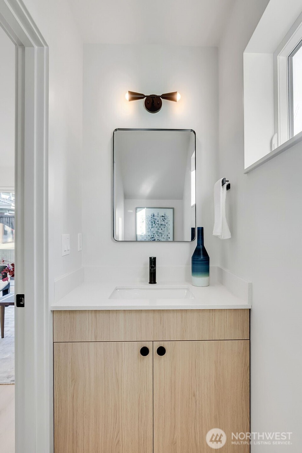 4411 South Holly Street Seattle, WA 98118 - Photo 18 of 36