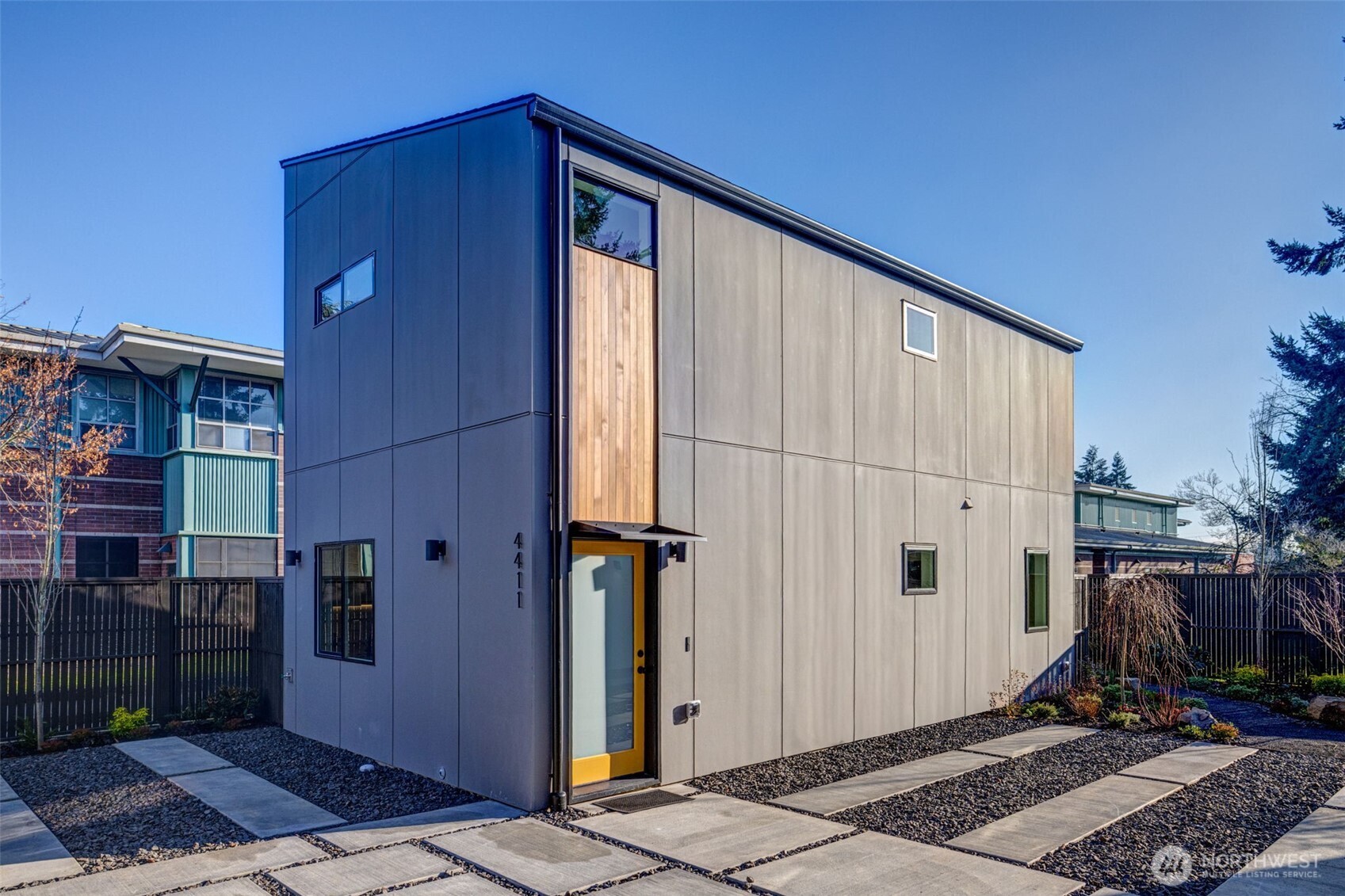 4411 South Holly Street Seattle, WA 98118 - Photo 2 of 36