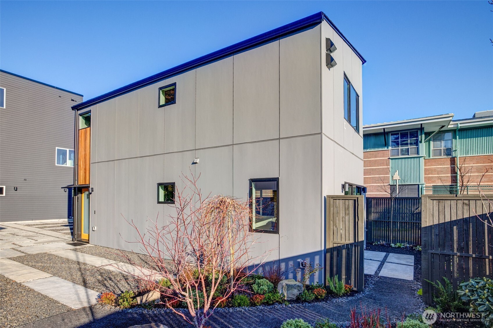 4411 South Holly Street Seattle, WA 98118 - Photo 5 of 36