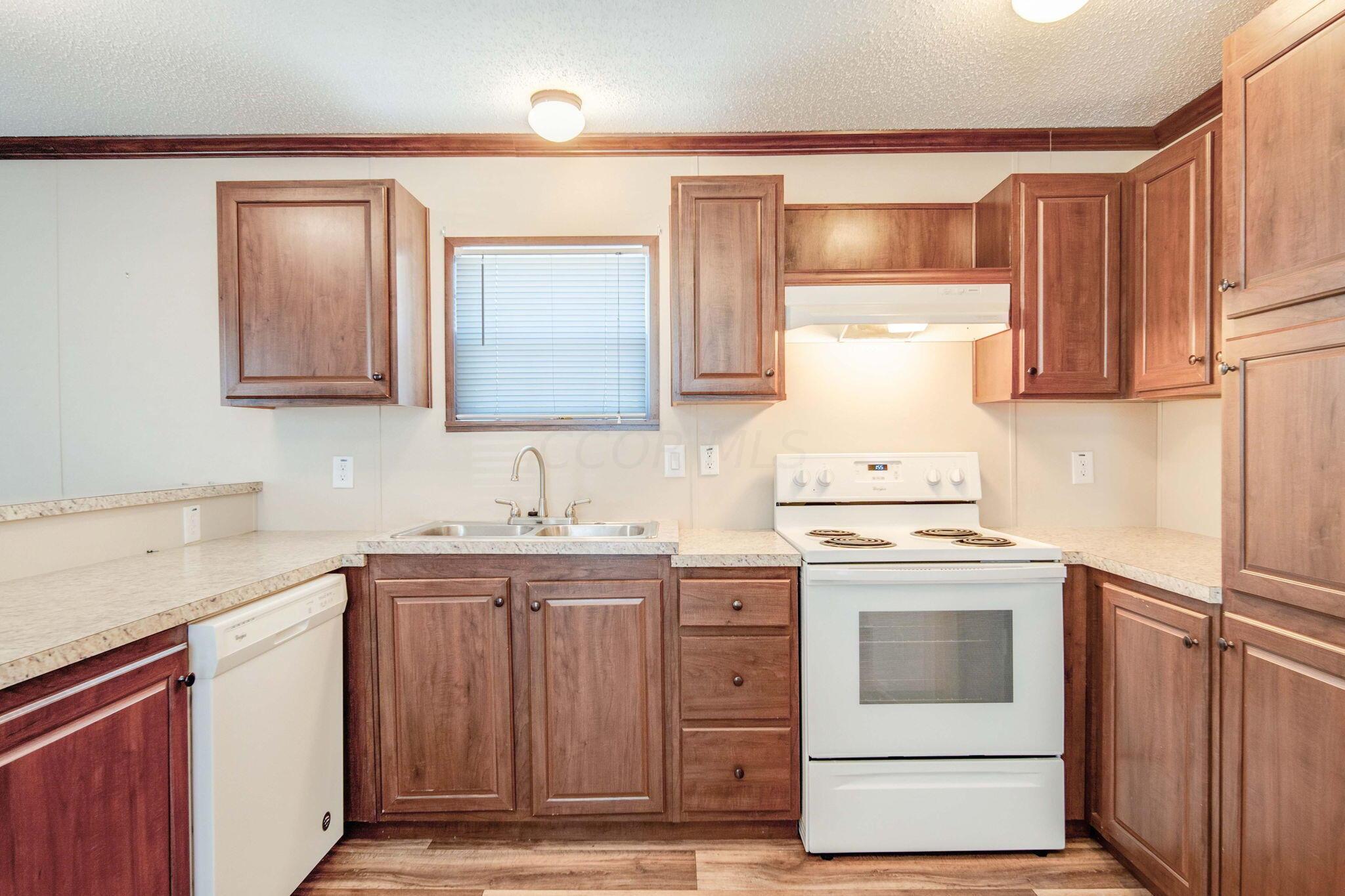 755 Stelzer Road, Unit 18 Columbus, OH 43219 - Photo 9 of 27 12-web-or-mls-DSC00840_1_2