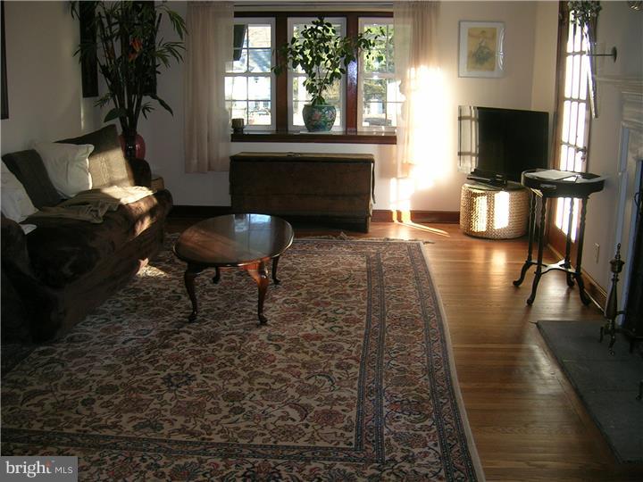 522 Paper Mill Road Oreland, PA 19075 - Photo 4 of 23 Gallery Image 4