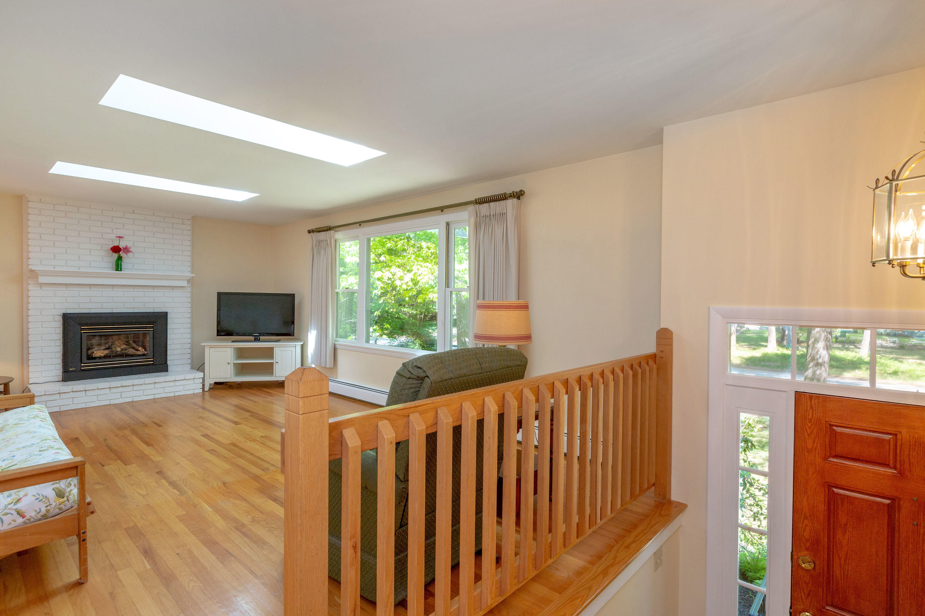 9 Hemlock Road Brunswick, ME 04011 - Photo 9 of 48 Livingroom