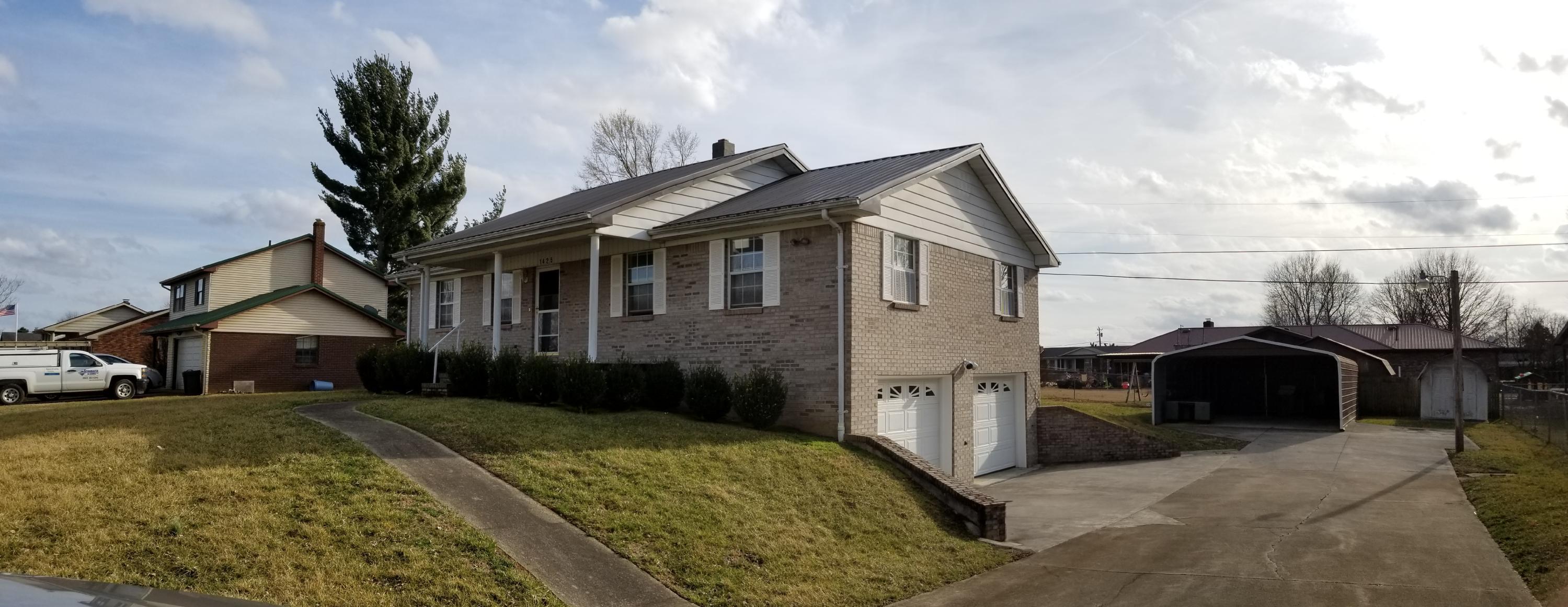1425 Thurman Road Somerset, KY 42503 - Photo 3 of 22 Corner of house from front