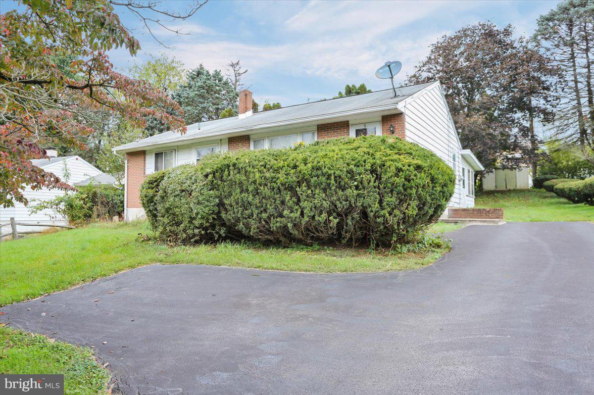 6 Ranor Court Reading, PA 19606 - Photo 3 of 27 Gallery Image 3