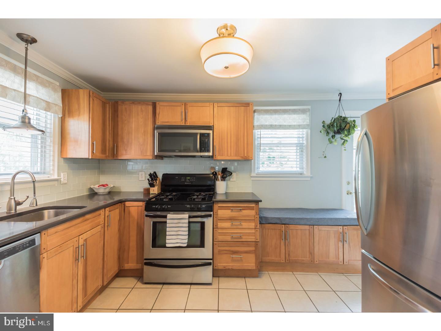 546 Overlook Road Philadelphia, PA 19128 - Photo 9 of 24