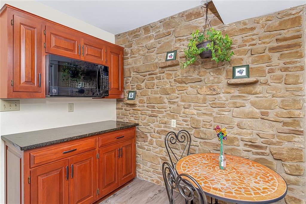 6701 Hythe Road Indianapolis, IN 46220 - Photo 11 of 31 Gallery Image 11