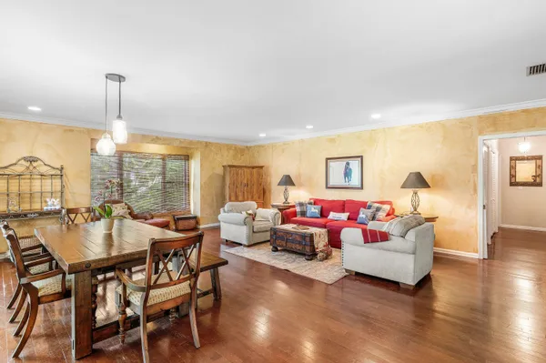 $715,000 | 13329 Polo Club Road, Unit 206, Wellington, FL 33414