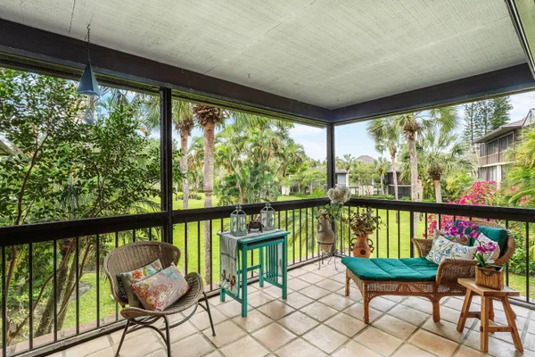 $715,000 | 13329 Polo Club Road, Unit 206, Wellington, FL 33414