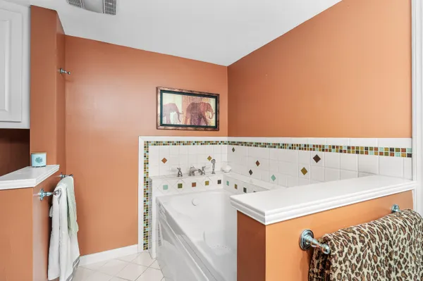 $715,000 | 13329 Polo Club Road, Unit 206, Wellington, FL 33414