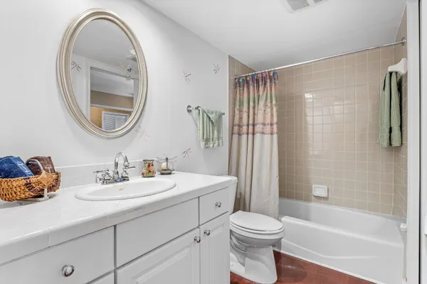 $715,000 | 13329 Polo Club Road, Unit 206, Wellington, FL 33414