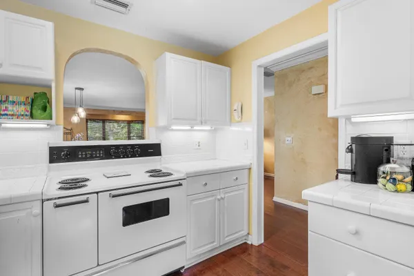 $715,000 | 13329 Polo Club Road, Unit 206, Wellington, FL 33414