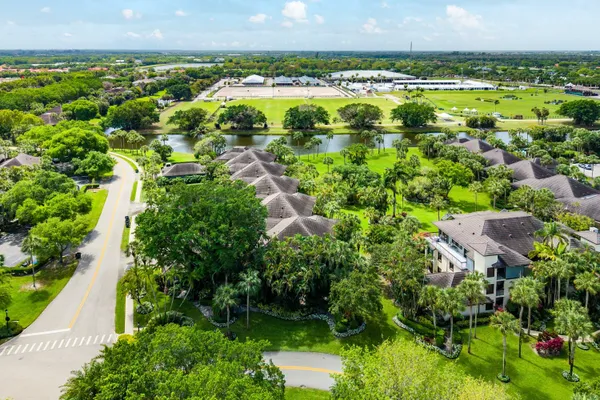 $715,000 | 13329 Polo Club Road, Unit 206, Wellington, FL 33414