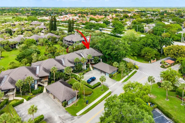 $715,000 | 13329 Polo Club Road, Unit 206, Wellington, FL 33414