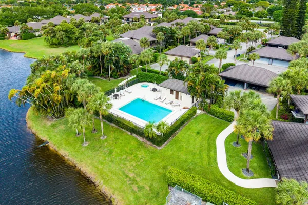 $715,000 | 13329 Polo Club Road, Unit 206, Wellington, FL 33414