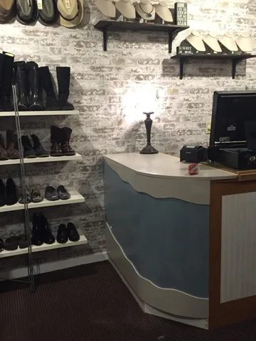 $670,000 | 79 Beach Road, Unit 9, Vineyard Haven, MA 02568