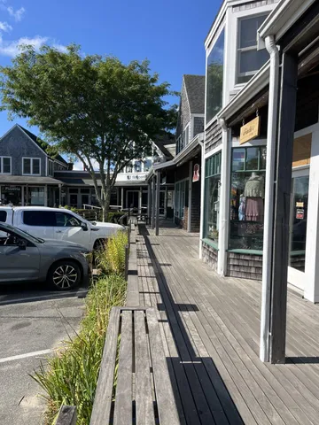 $670,000 | 79 Beach Road, Unit 9, Vineyard Haven, MA 02568