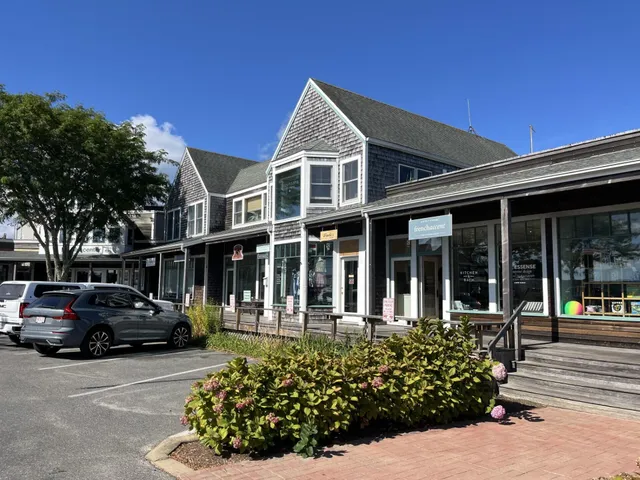 $670,000 | 79 Beach Road, Unit 9, Vineyard Haven, MA 02568