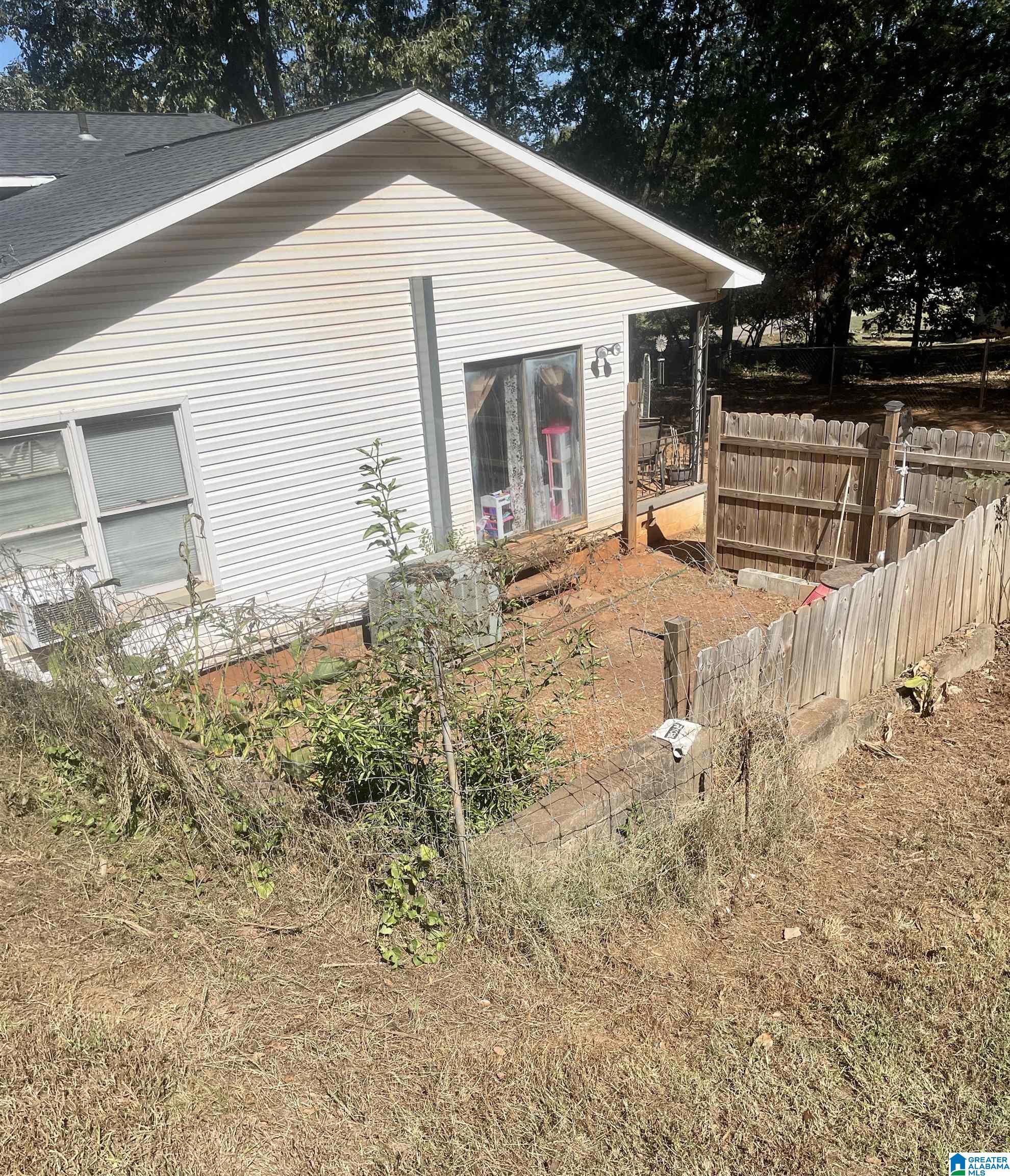 104 Higgins Street Talladega, AL 35160 - Photo 5 of 19