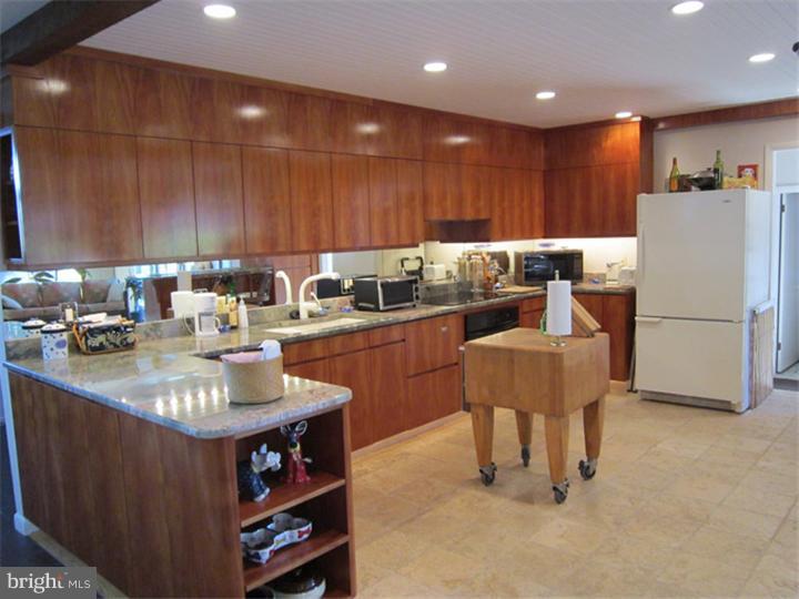 2027 Ridge Road Telford, PA 18969 - Photo 4 of 25 Kitchen