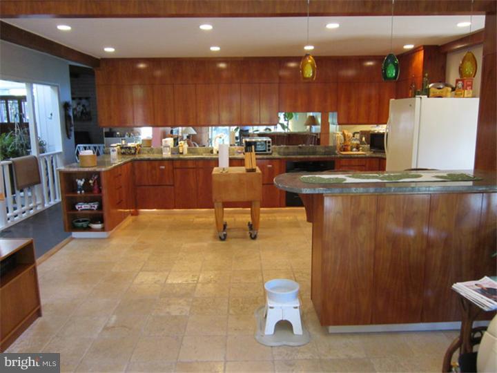 2027 Ridge Road Telford, PA 18969 - Photo 5 of 25 Kitchen
