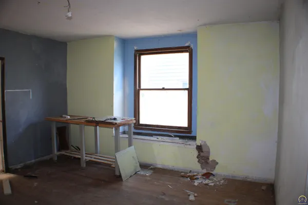 $49,900 | 217 Southwest Tyler Street, Topeka, KS 66603