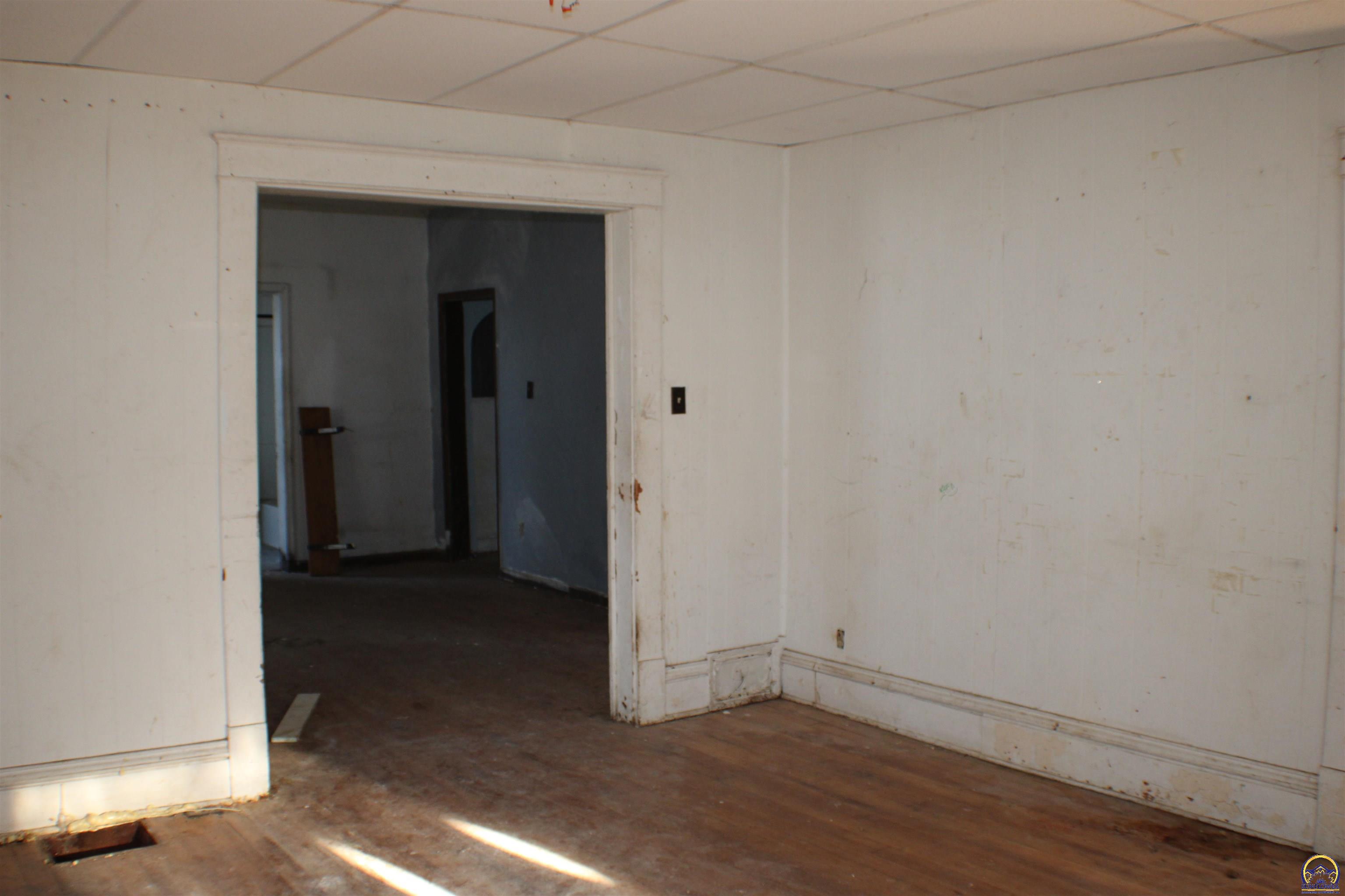 217 Southwest Tyler Street Topeka, KS 66603 - Photo 20 of 21