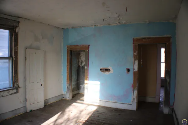 $49,900 | 217 Southwest Tyler Street, Topeka, KS 66603