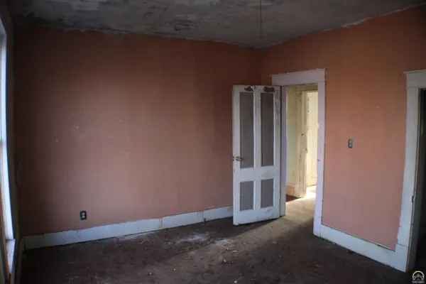 $49,900 | 217 Southwest Tyler Street, Topeka, KS 66603