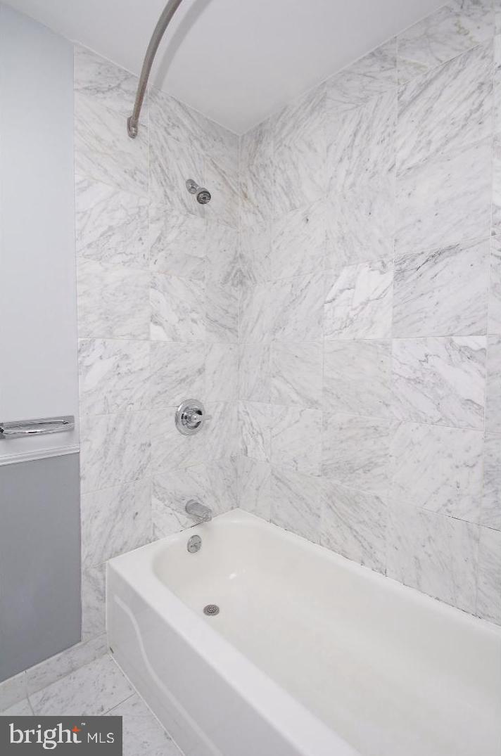 1500 Chestnut Street, Unit 4F Philadelphia, PA 19102 - Photo 12 of 15 Bathroom