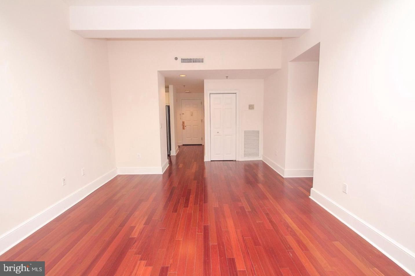 1500 Chestnut Street, Unit 4F Philadelphia, PA 19102 - Photo 2 of 15 Dining Room Space