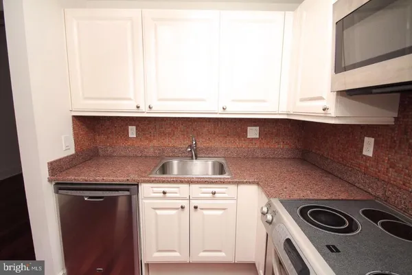 $2,650 | 1500 Chestnut Street, Unit 4F, Philadelphia, PA 19102
