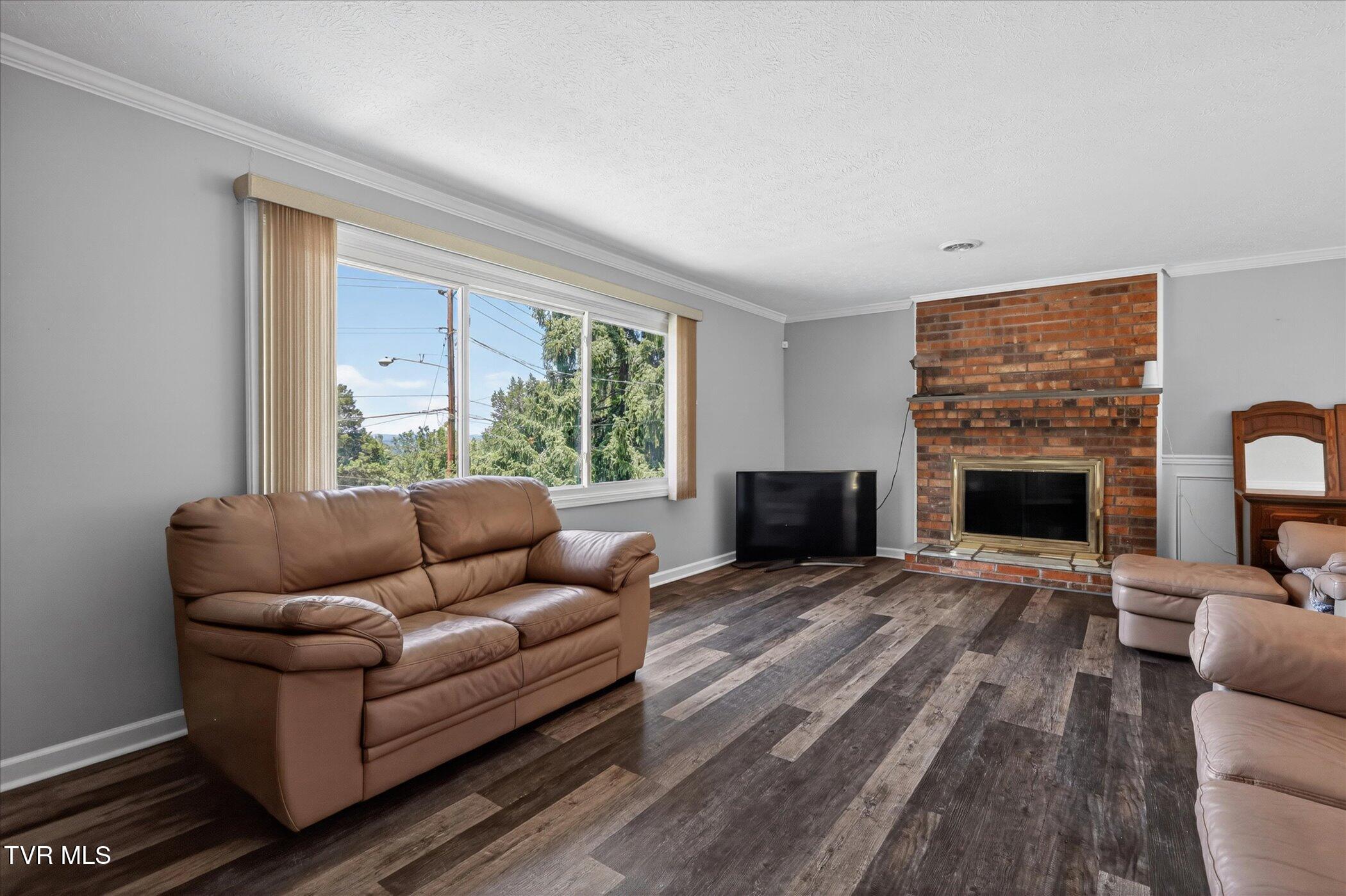 3852 Ridge Line Drive Kingsport, TN 37664 - Photo 7 of 51 08-3852-Ridgeline-Dr-Kingsport-WindowSti
