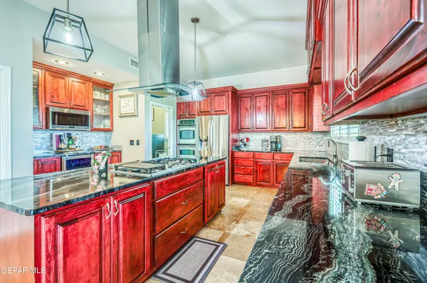 $1,000,000 | 4024 Roadside Court, El Paso, TX 79922
