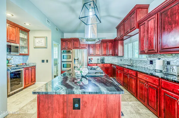 $1,000,000 | 4024 Roadside Court, El Paso, TX 79922