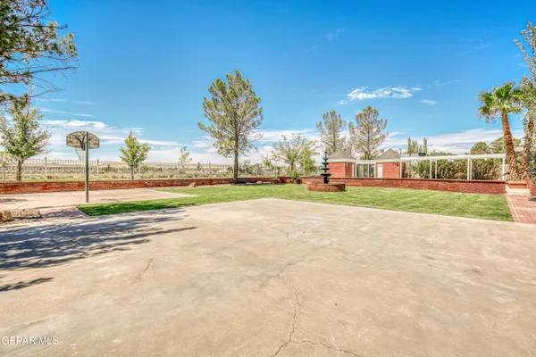 $1,000,000 | 4024 Roadside Court, El Paso, TX 79922