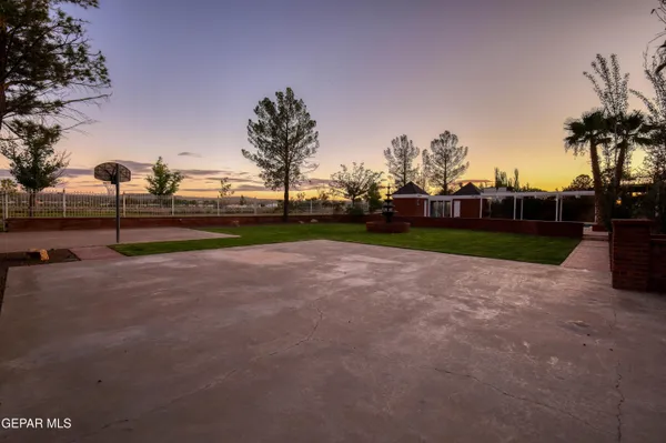 $1,000,000 | 4024 Roadside Court, El Paso, TX 79922