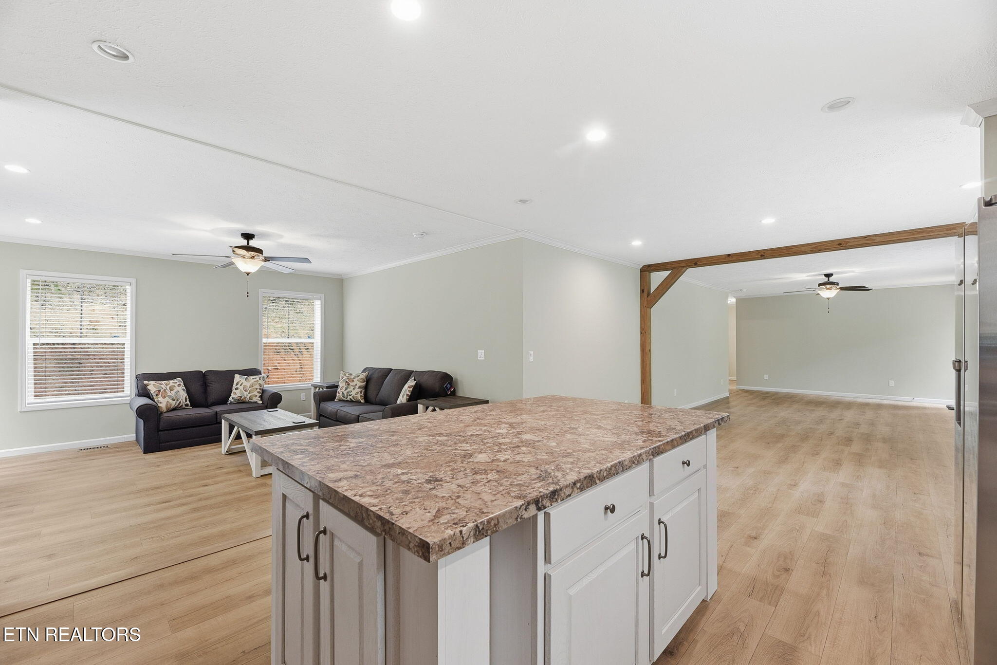 283 Farmer's Hollow Road Clinton, TN 37716 - Photo 8 of 28 11-web-or-mls-DSC_0030