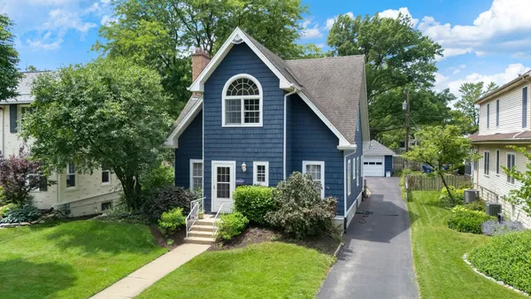 $926,000 | 4204 Forest Avenue, Western Springs, IL 60558
