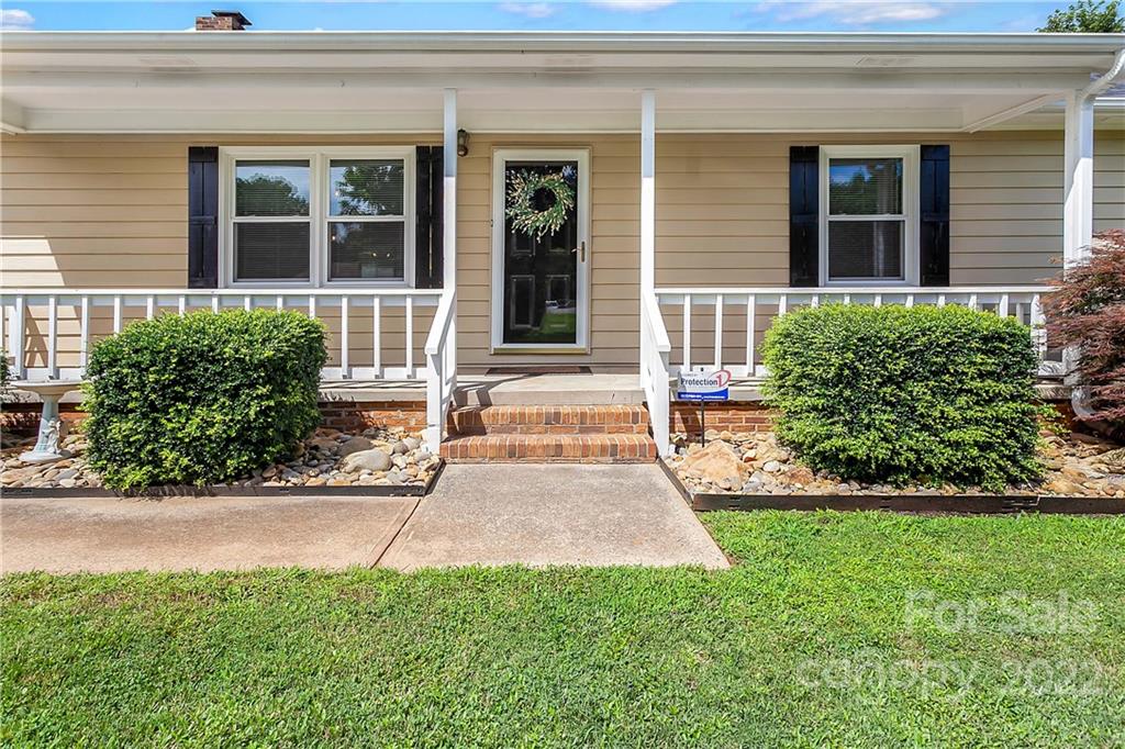 4405 Hickory Grove Road Gastonia, NC 28056 - Photo 3 of 18 Gallery Image 3